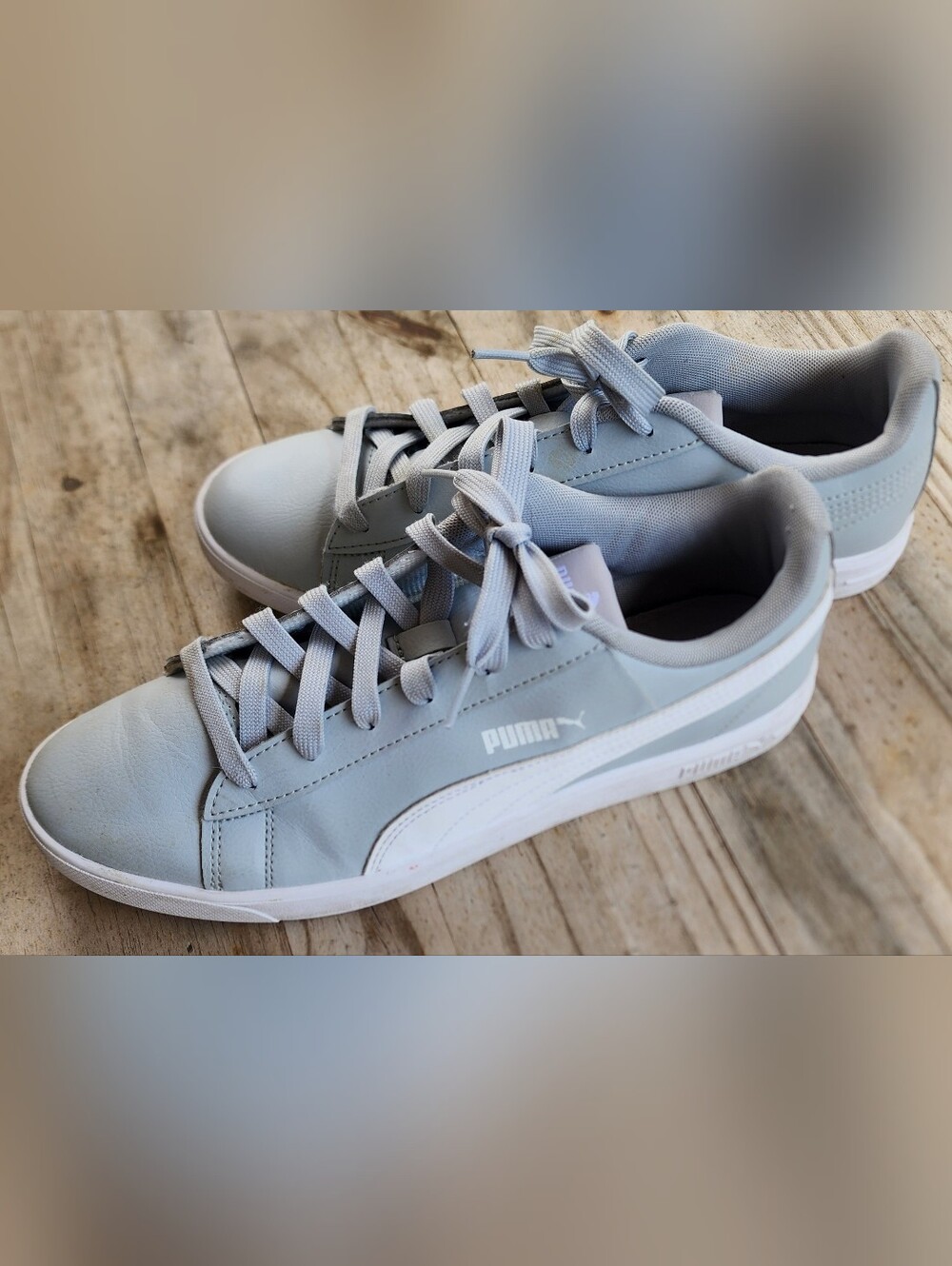 PUMA Women's Light Gray Low-Top Sneakers Size 9.5